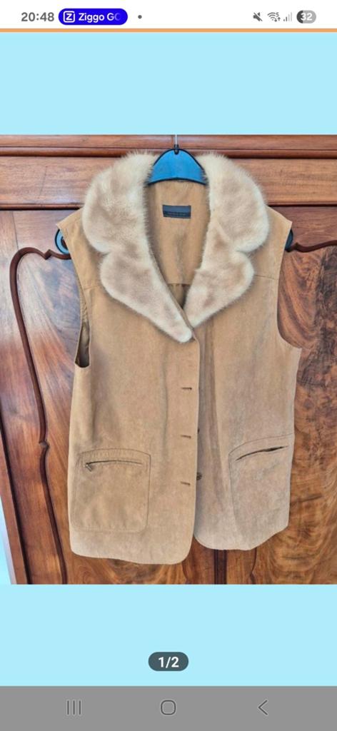 Alcantare camel kleurig gilet met bontkraag (achteraf toegev, Kleding | Dames, Bodywarmers, Ophalen of Verzenden, Zo goed als nieuw