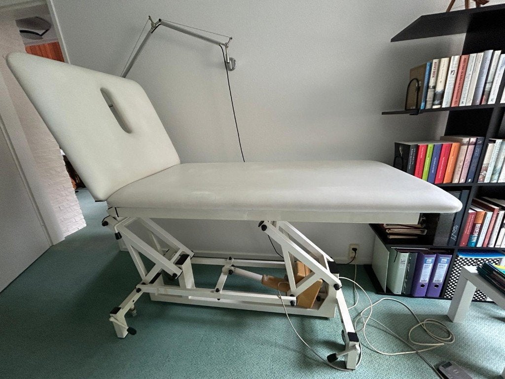 Elektrische behandeltafel - Wesseling, Ophalen, Zo goed als nieuw, Massagetafel
