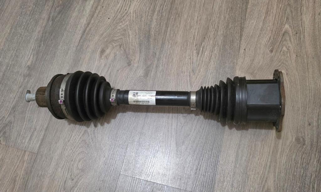 Audi A4 B9 2015-2019 aandrijfas 8W0407271E, Auto-onderdelen, Ophalen, Gebruikt, Audi
