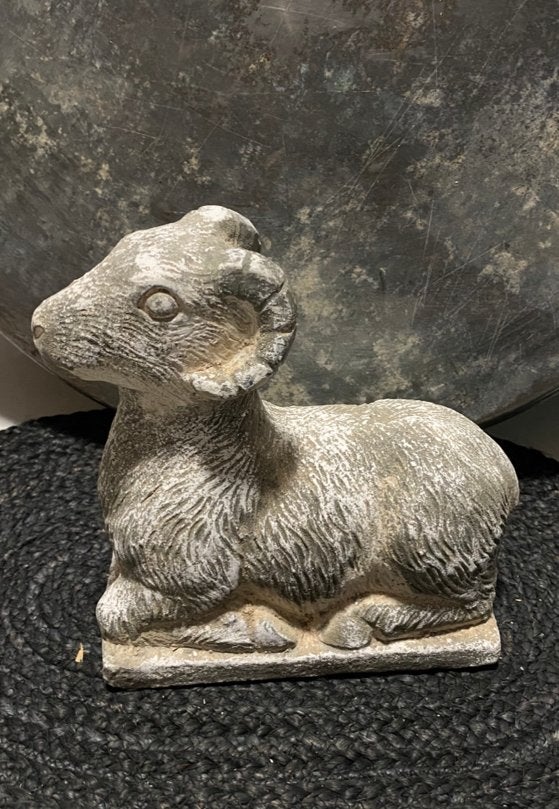 Nieuwe zware stenen ram rammen schaap beeld sober hardsteen, Ophalen of Verzenden, Nieuw, Dier