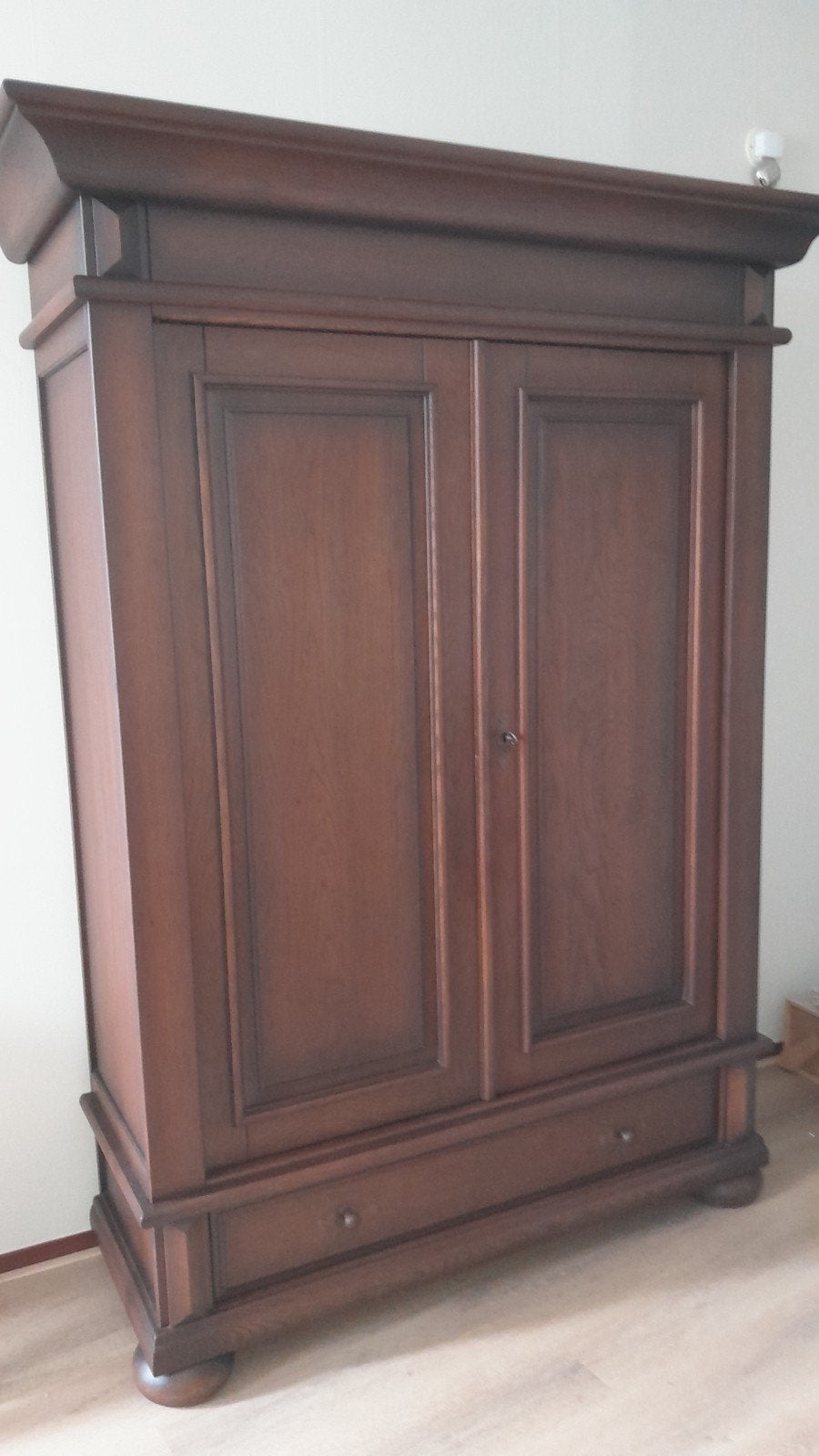 Kamer kast, Ophalen