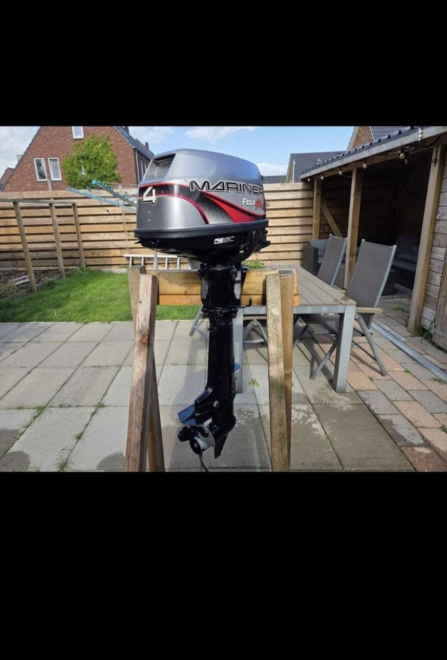 Foto 2 van Mariner 4 pk FourStroke