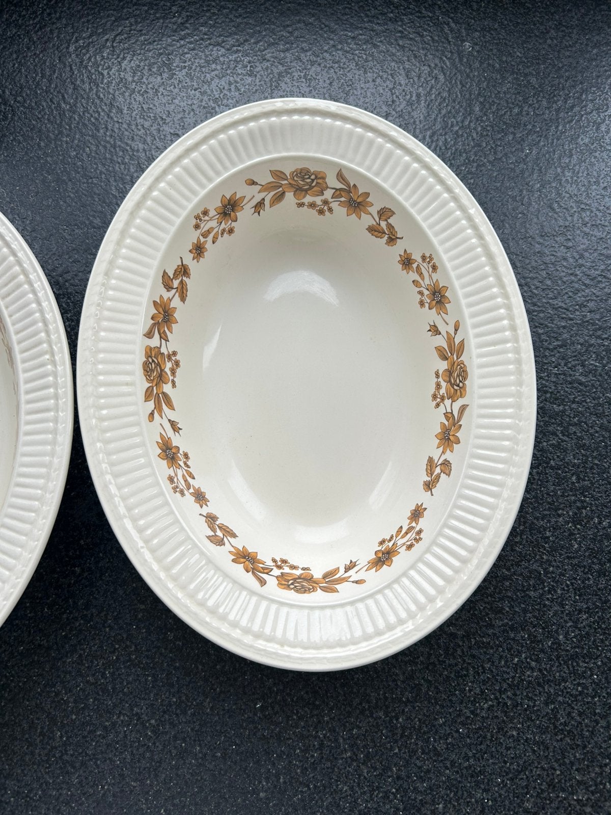Wedgwood Radcliffe groenteschaal 26x21, Huis en Inrichting, Keuken | Servies, Ophalen of Verzenden, Zo goed als nieuw, Porselein