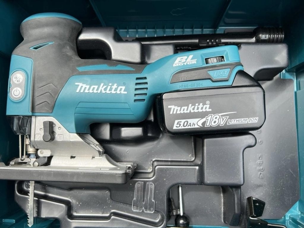 Makita DJV181 18V Pendeldecoupeerzaag met 5Ah accu en koffer, Ophalen of Verzenden, Nieuw