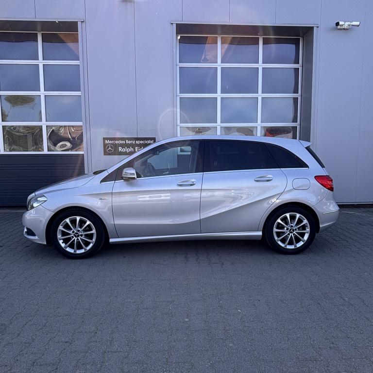 Mercedes-Benz B-Klasse 180 Ambition (bj 2012, automaat), Automaat, Euro 5, Gebruikt, Zwart