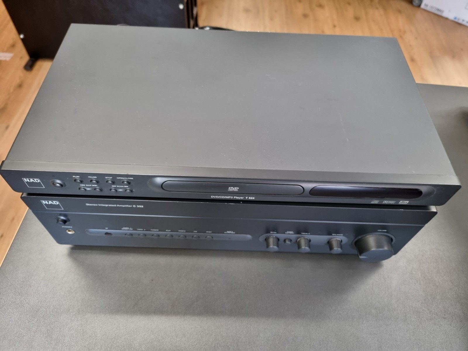 NAD C352 Versterker + NAD T524 Dvd/Cd/Mp3 Speler, Denon, Ophalen of Verzenden, Zo goed als nieuw, /