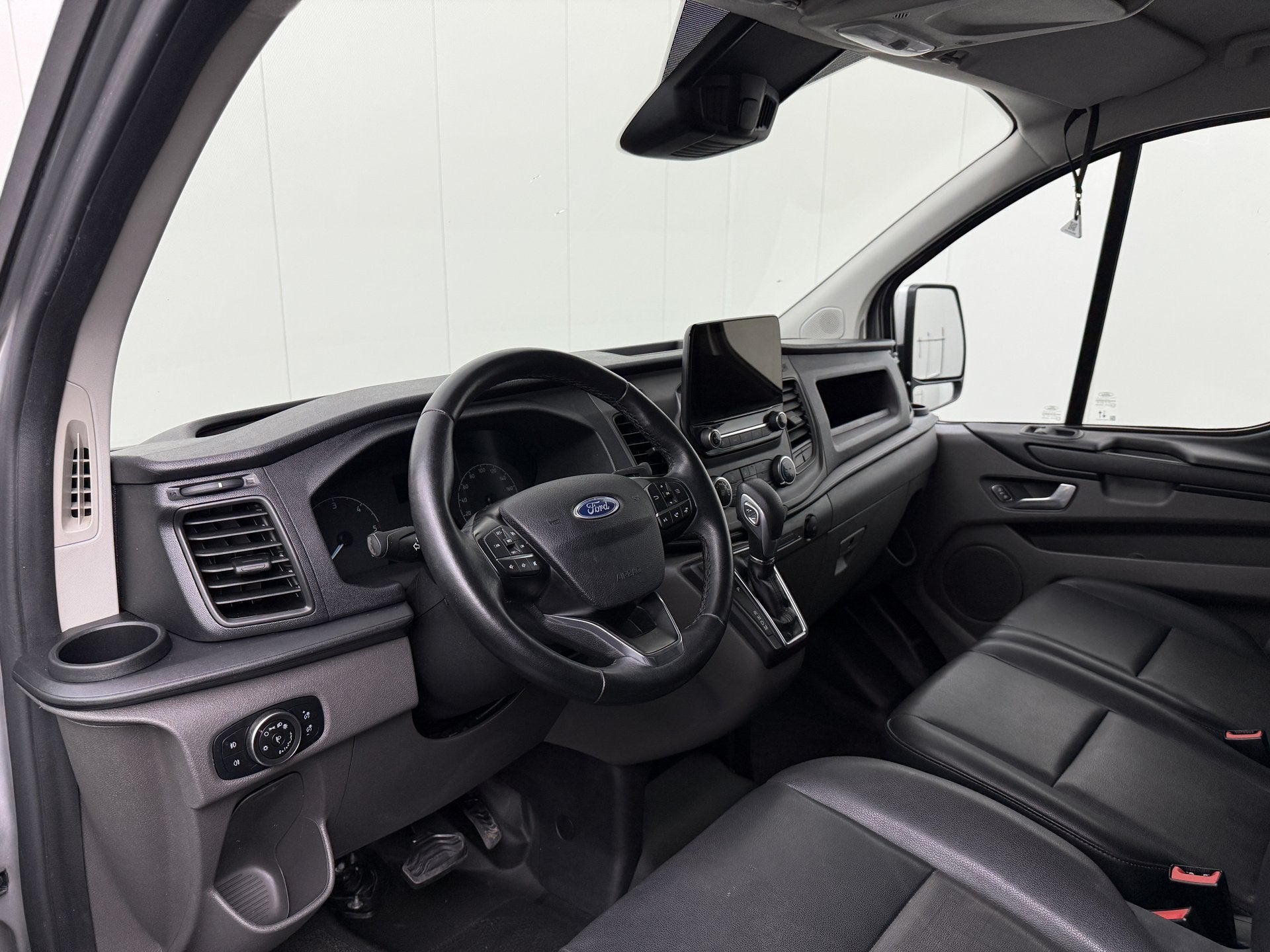 Ford Transit Custom 2.0TDCi 130PK Automaat | Kastinrichting, Auto's, Gebruikt, Euro 6, 4 cilinders, Diesel