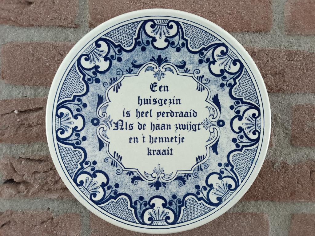 Wandbord Delfts Holland oude spreuken doorsnee  23 cm, Antiek en Kunst, Antiek | Wandborden en Tegels, Ophalen of Verzenden