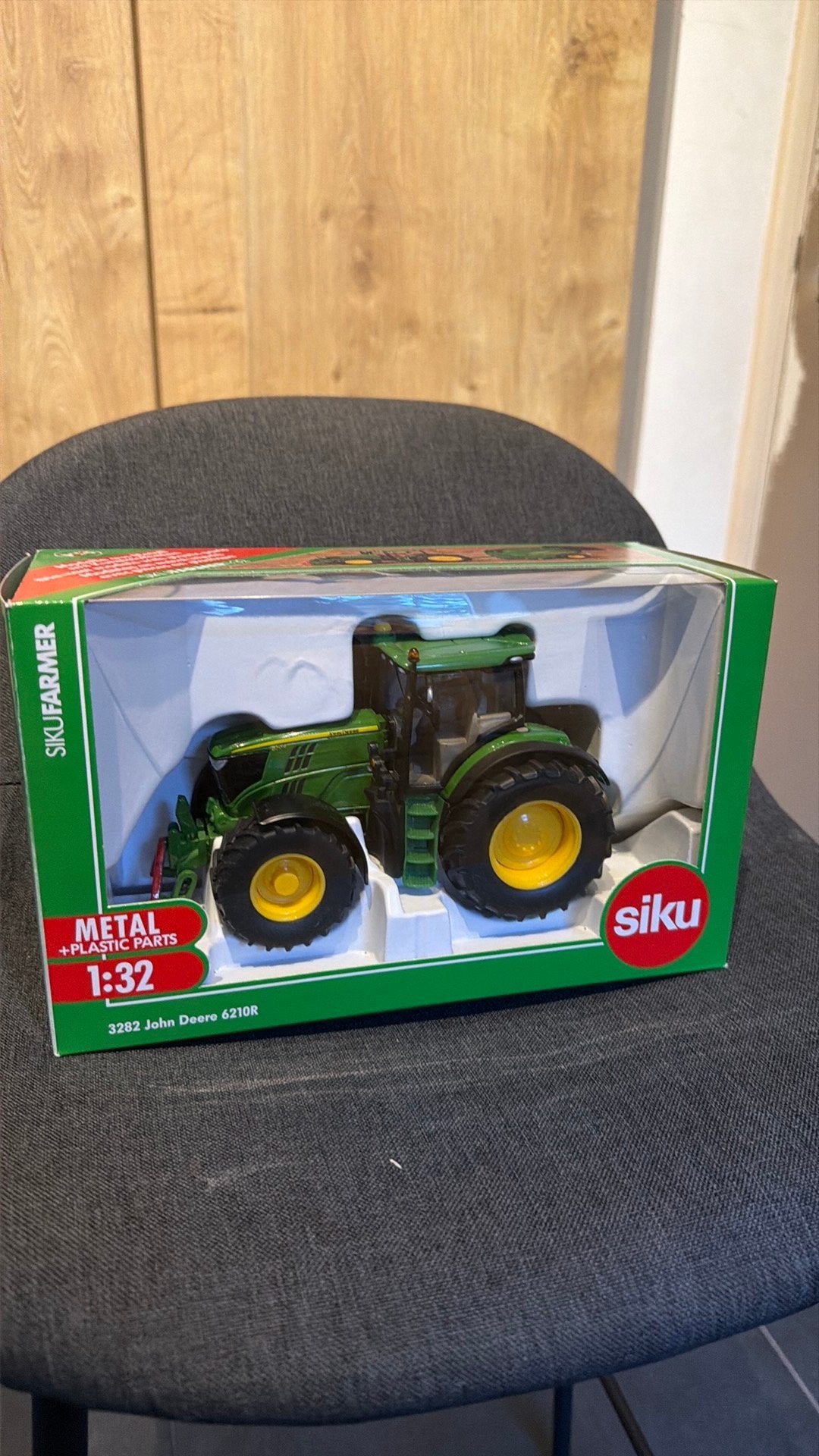 Siku John Deere 6210 R als nieuw in orginele doos, Ophalen of Verzenden, Zo goed als nieuw, Tractor of Landbouw, SIKU