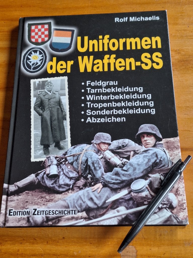 Die Waffen xx Uniformen und Abzeichen Feldgraue Bekleidung,, Ophalen of Verzenden, Tweede Wereldoorlog, Zo goed als nieuw, Overige onderwerpen