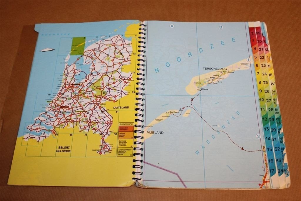 Falk Nederland Routiq Maxi — Wegenatlas 1:200.000, Gelezen, Ophalen of Verzenden, Landkaart, 1800 tot 2000