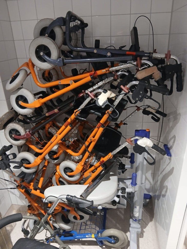 Gratis defecte rollators voor onderdelen of opknapproject, Diversen, Rollators, Ophalen, Gebruikt
