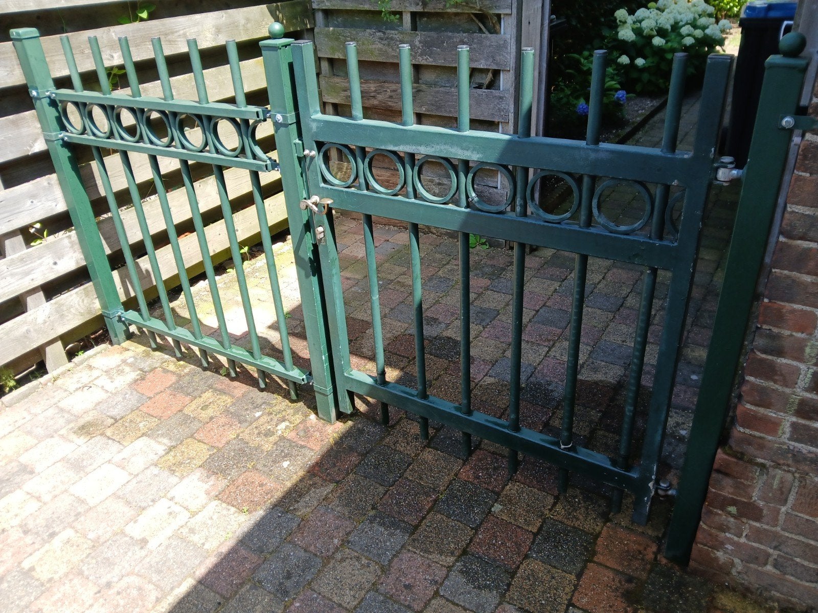 Stevig hekwerk en poort - Groen metalen tuinhek, Tuin en Terras, Tuinhekken en Hekwerk, Ophalen, Met poort, Gebruikt, Tuinhek