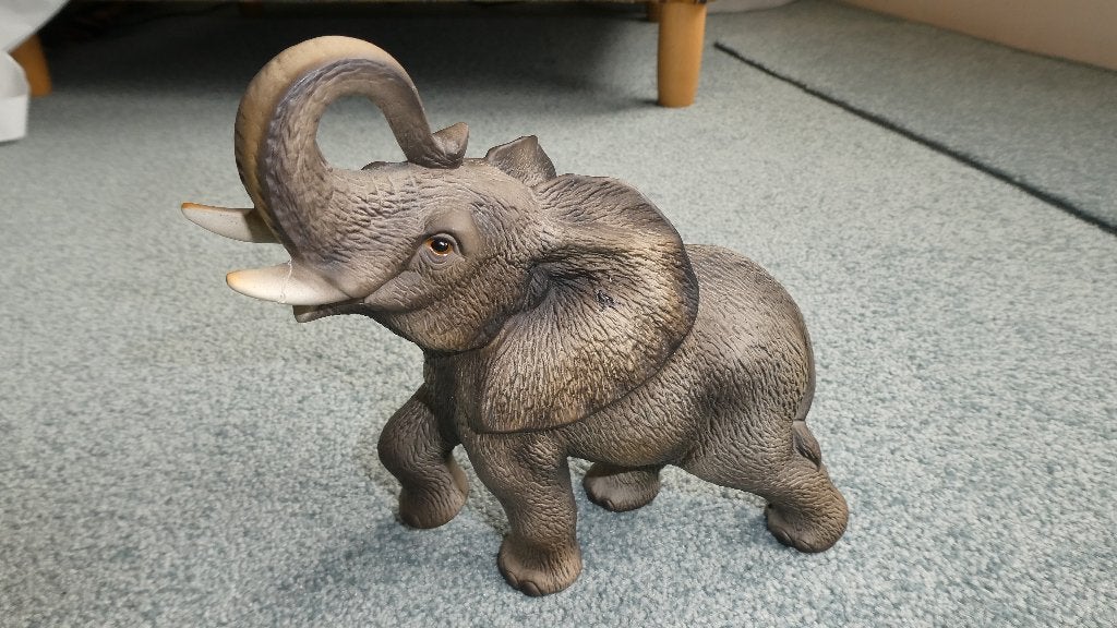 Olifant, keramiek, Royal, handgeverfd, slagtand gelijmd, Verzenden, Gebruikt, Dier
