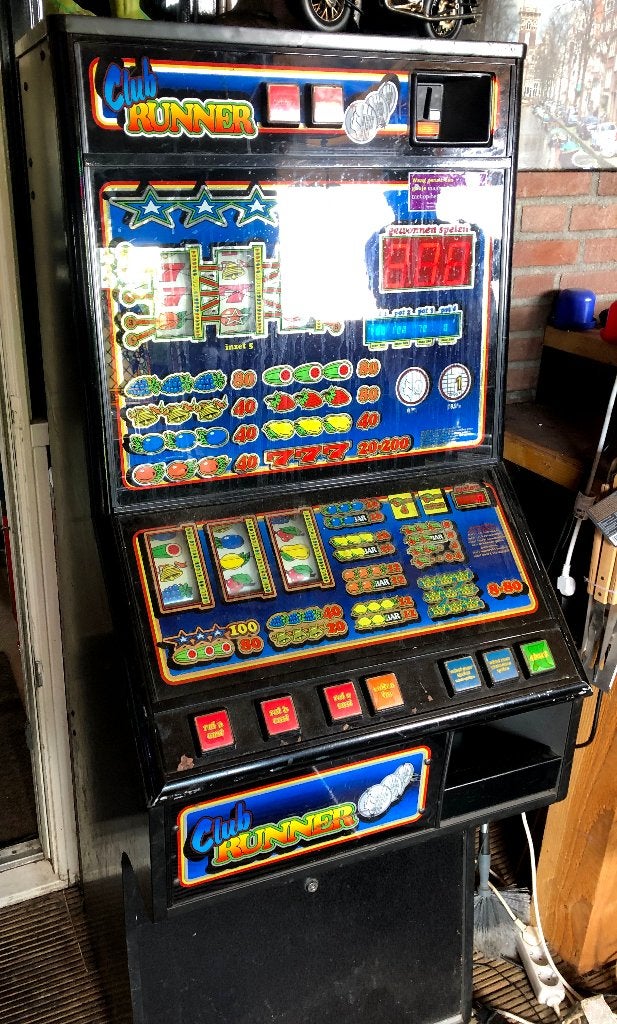 Gokkast Club Runner op Euro's, Verzamelen, Automaten | Gokkasten en Fruitautomaten, Euro, Ophalen, Gebruikt, Met sleutels
