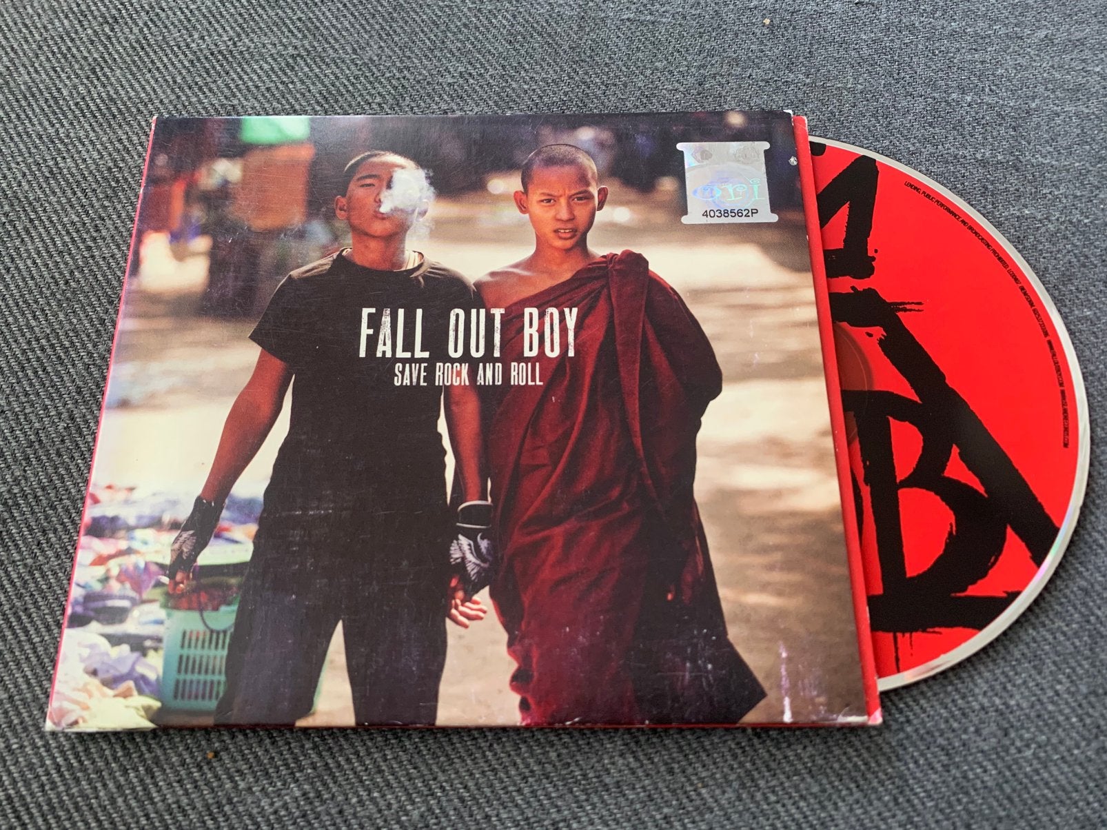 *Fall Out Boy “Save Rock And Roll”, Ophalen of Verzenden, Zo goed als nieuw, Poprock