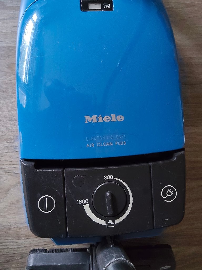 Miele, Geschikt voor harde vloeren, Zo goed als nieuw, Miele, 1200 tot 1600 watt