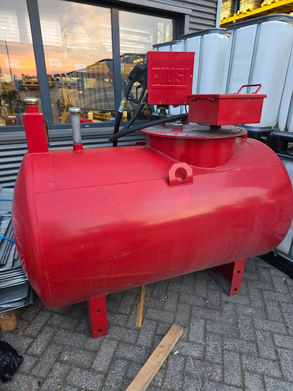 Dieseltank 1200 liter met pomp - Stokvis Equipment, Ophalen of Verzenden