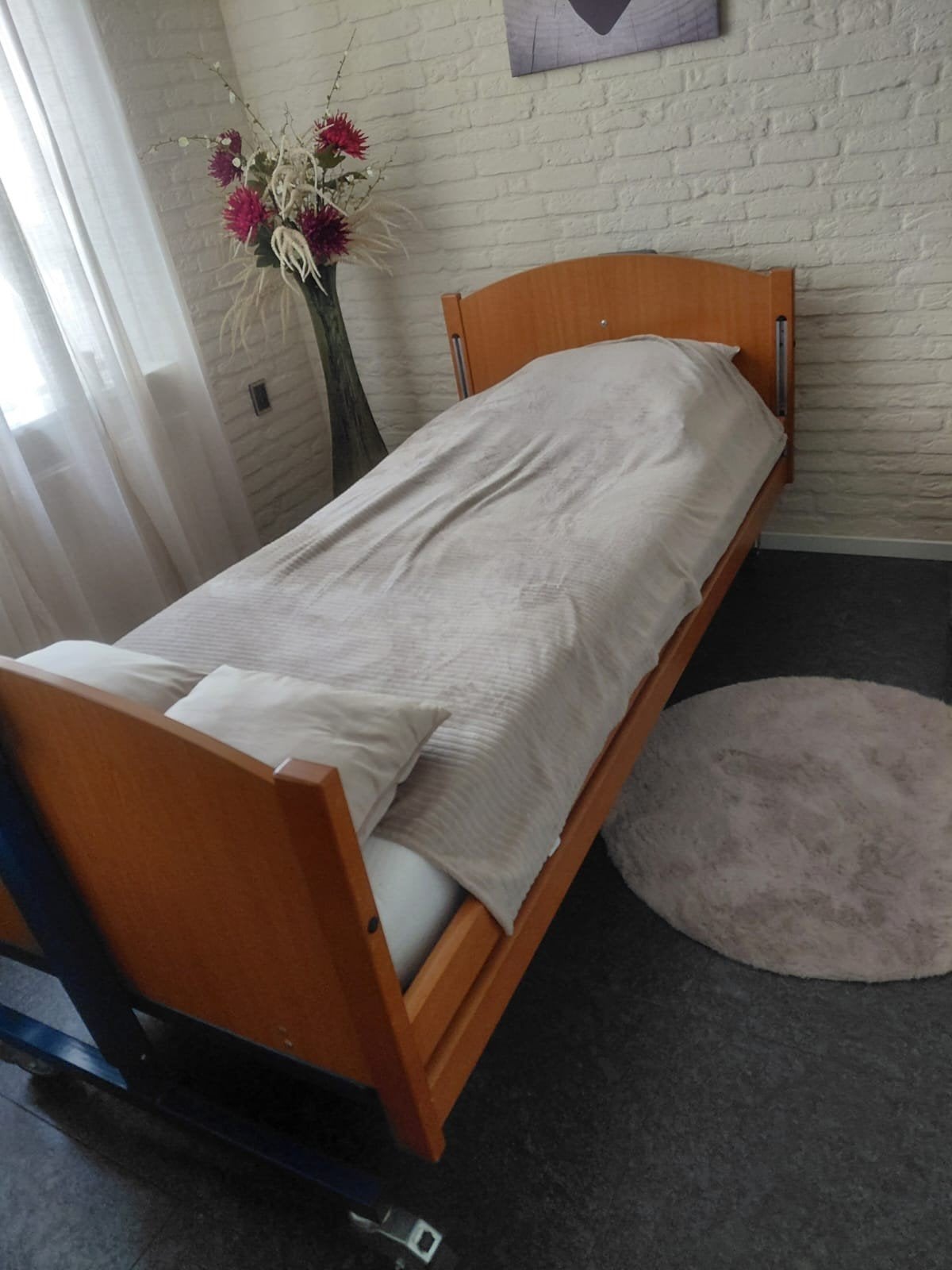 Hooglaag bed - zonder matras, Ophalen, 90 cm, Eenpersoons, Bruin