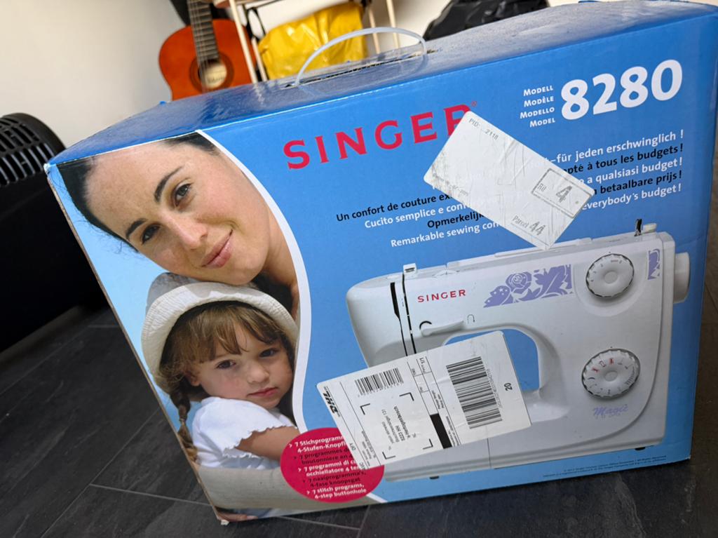 Singer 8280 naaimachine nieuw, Ophalen of Verzenden, Zo goed als nieuw, Lockmachine, Overige merken