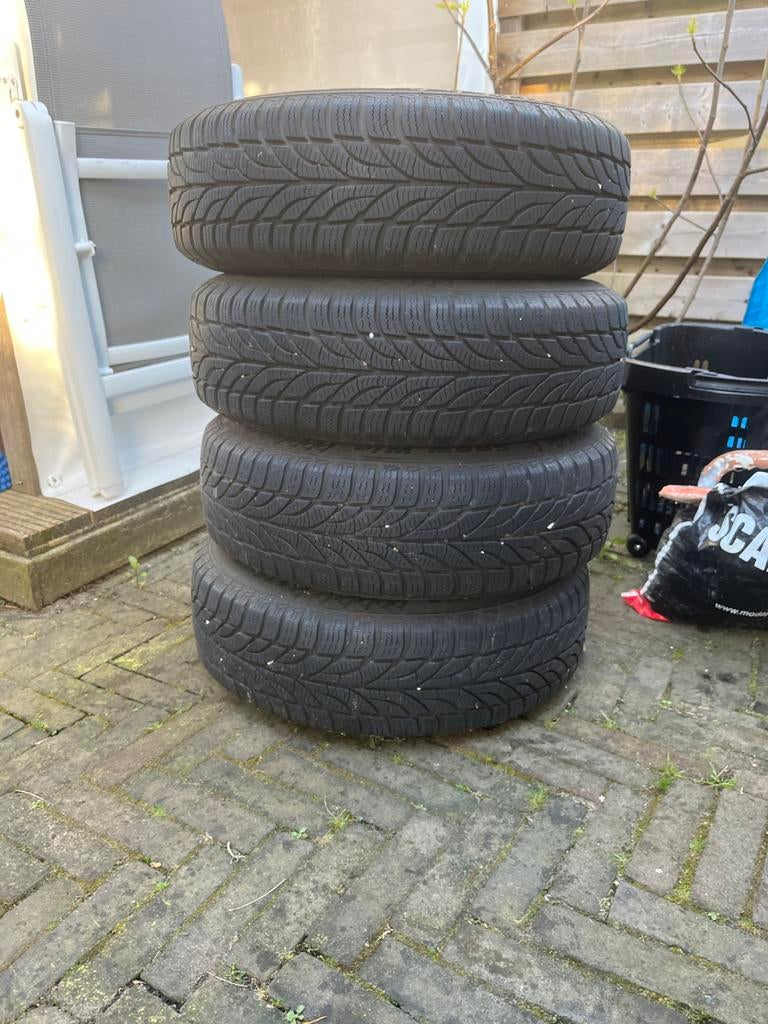 Moet weg. Winterbanden voor Audi A2 (2001) - 175/70 R14, Auto-onderdelen, Banden en Velgen, 14 inch, Gebruikt, 175 mm, Band(en)