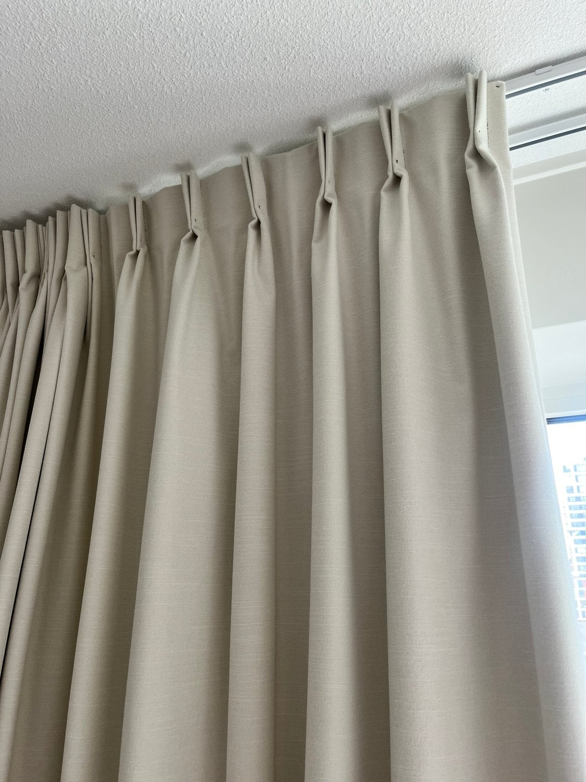 Beige zandkleur gordijnen, Ophalen of Verzenden, Nieuw, Beige