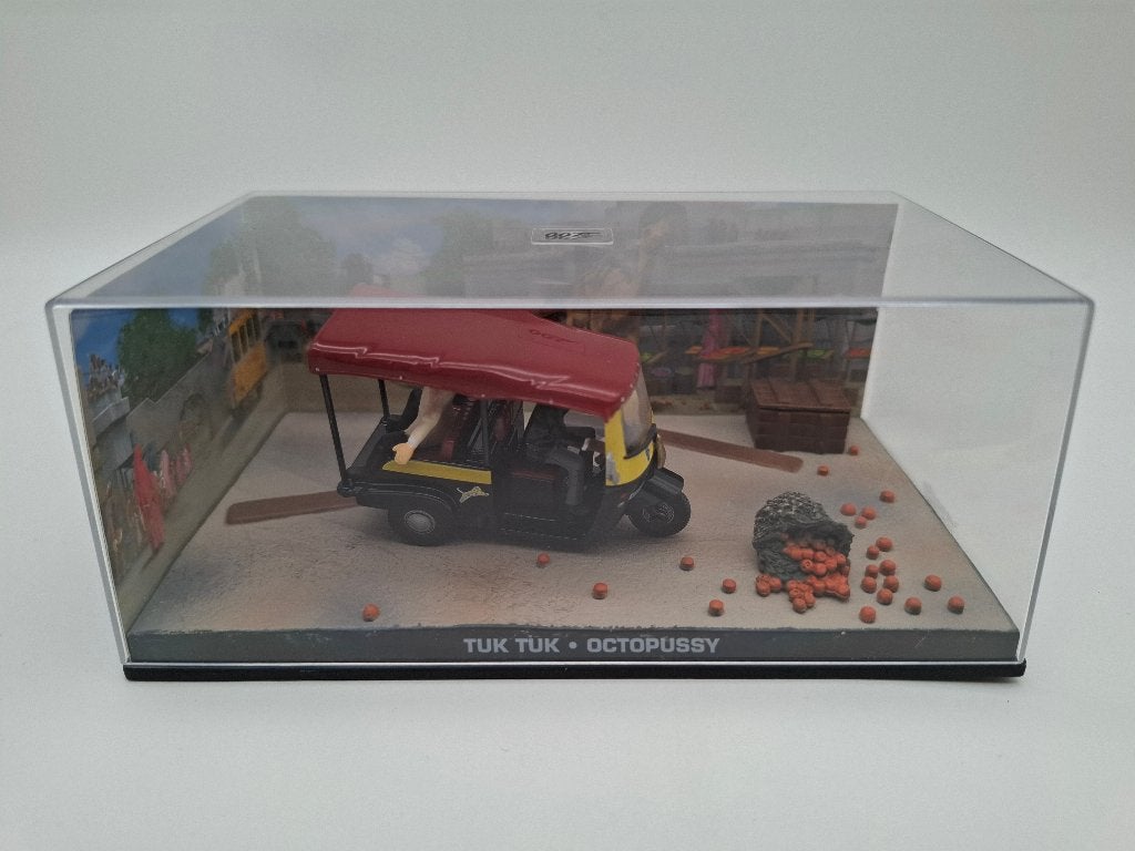 #29 Tuk Tuk James bond auto met boekje, Verzenden, Nieuw, Auto, Universal Hobbies
