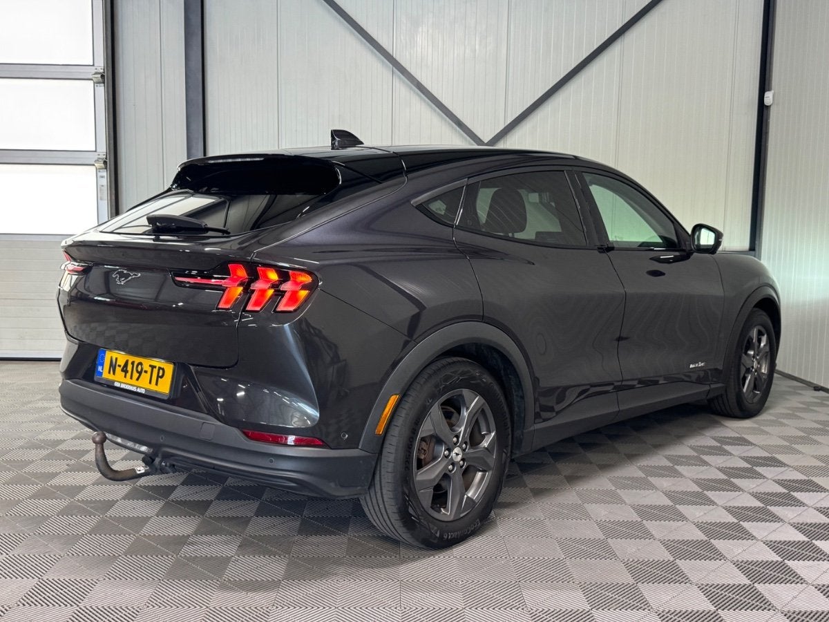 Ford Mustang Mach-E RWD 75kWh | SoH 92% | Leer | Navi | Came, Auto's, Ford, Automaat, Gebruikt, 750 kg, Leder