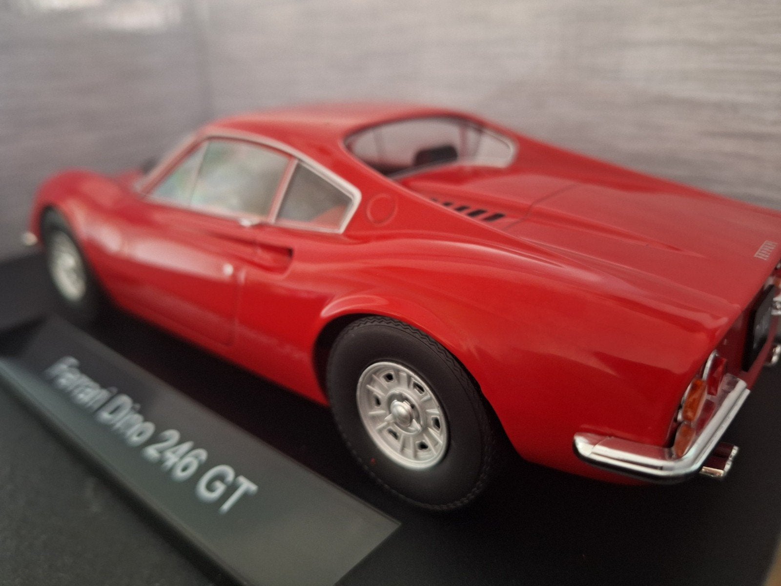 Ferrari Dino 246 GT 1969 Schaal 1:18, Overige merken, MCG, Nieuw, Ophalen of Verzenden