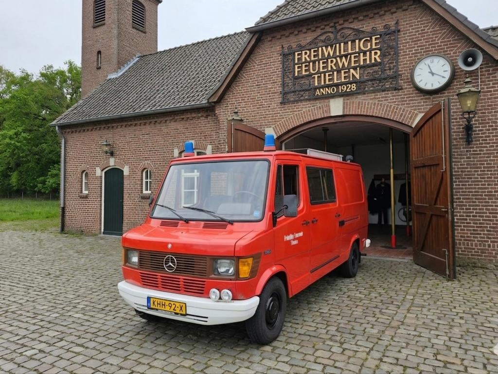 Mercedes 310 Bremer T1 1984 belastingvrij 308 benzine nw APK, Auto's, Oldtimers, Achterwielaandrijving, Zwart, Leder en Stof, 2300 cc