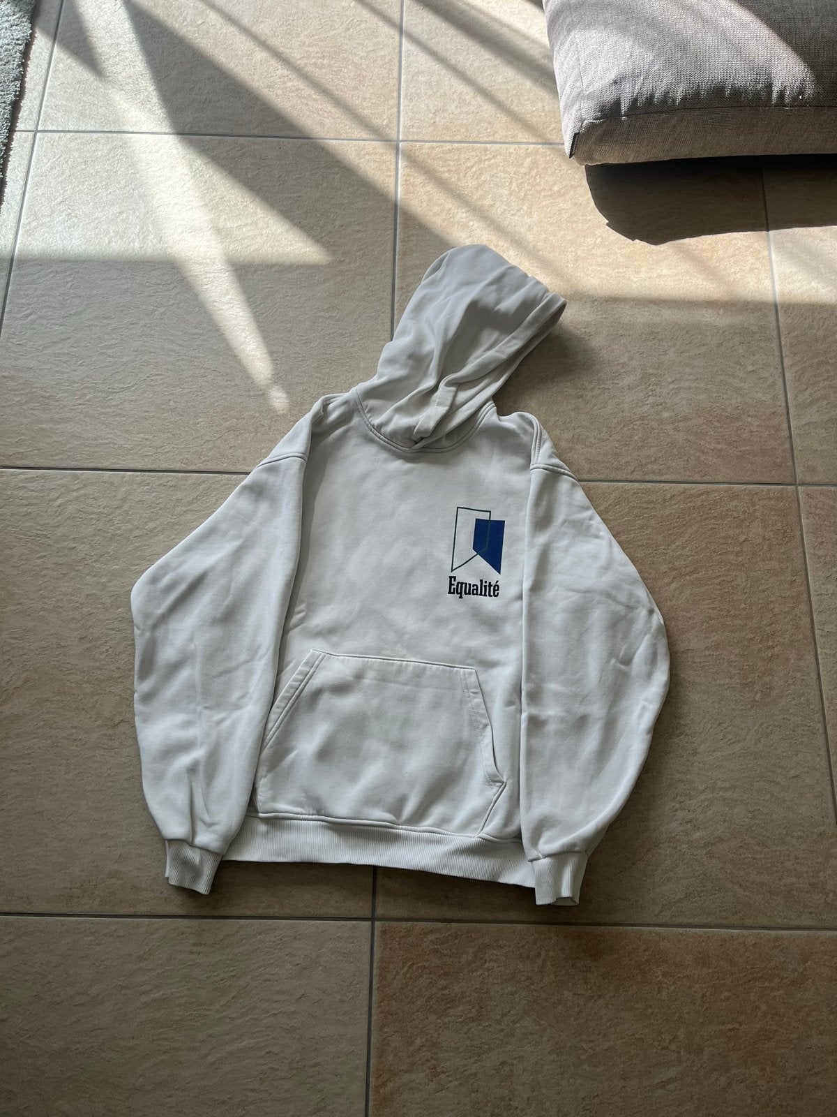 Witte hoodie met equalité print - Maat M, Kleding | Heren, Ophalen of Verzenden, Zo goed als nieuw, Maat 48/50 (M), Wit