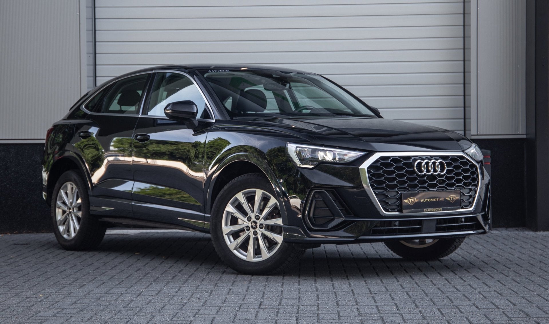Audi Q3 Sportback 45 TFSI e Advanced Edition / SOH 86% / DAB, Auto's, Audi, Dealer onderhouden, Stof, Gebruikt, Zwart