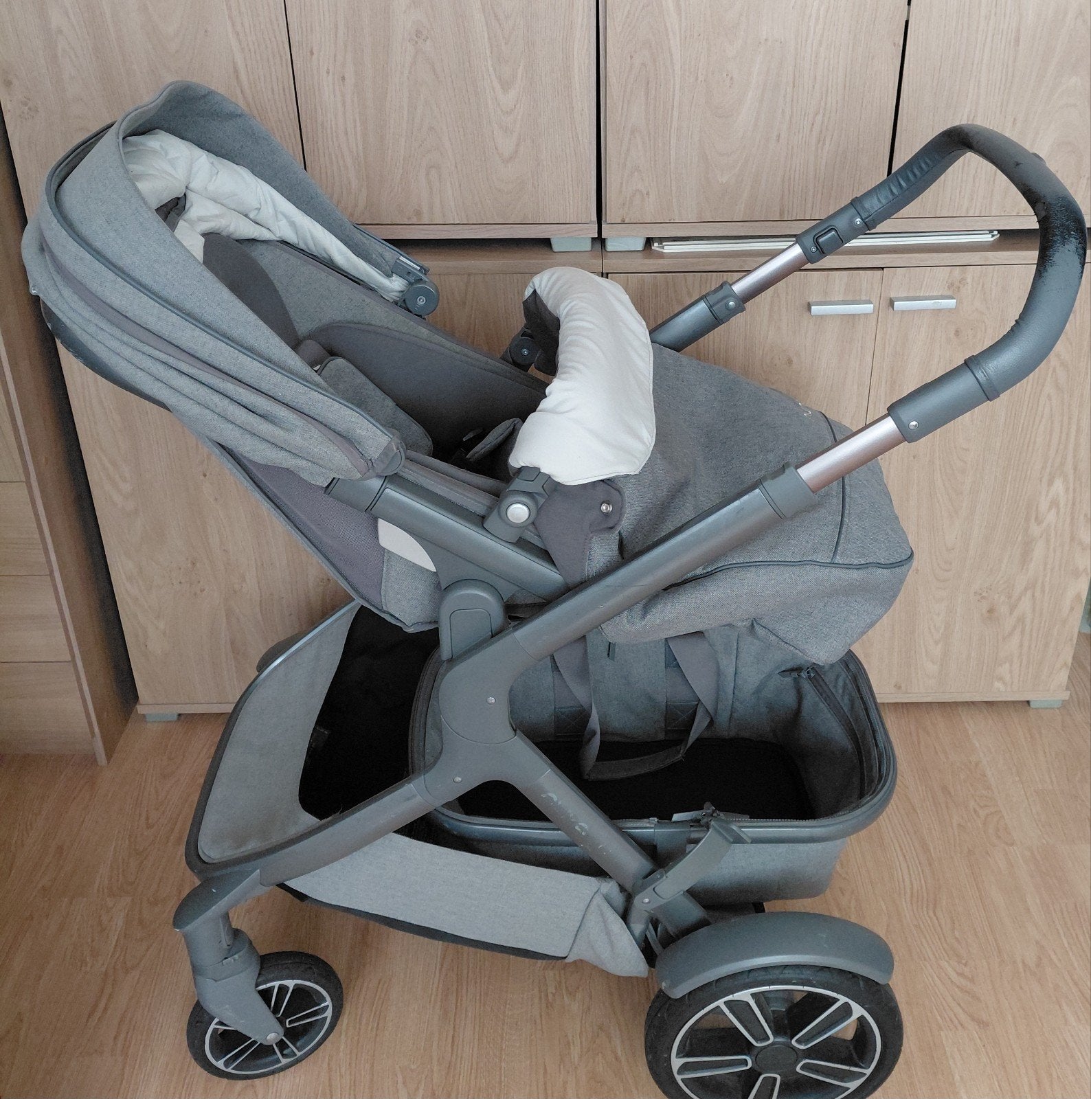 Nuna kinderwagen met zitje, ligbak en muskietennet, Gebruikt, Combiwagen, Met reiswieg, Ophalen