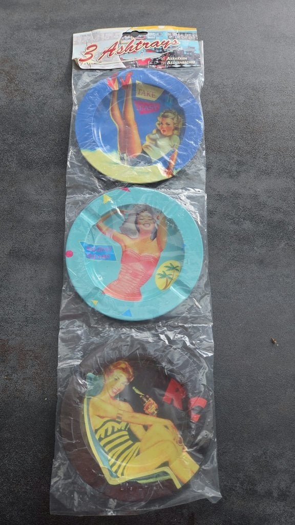 Set 3 retro pin-up asbakken – vintage stijl – in verpakking, Ophalen of Verzenden, Zo goed als nieuw