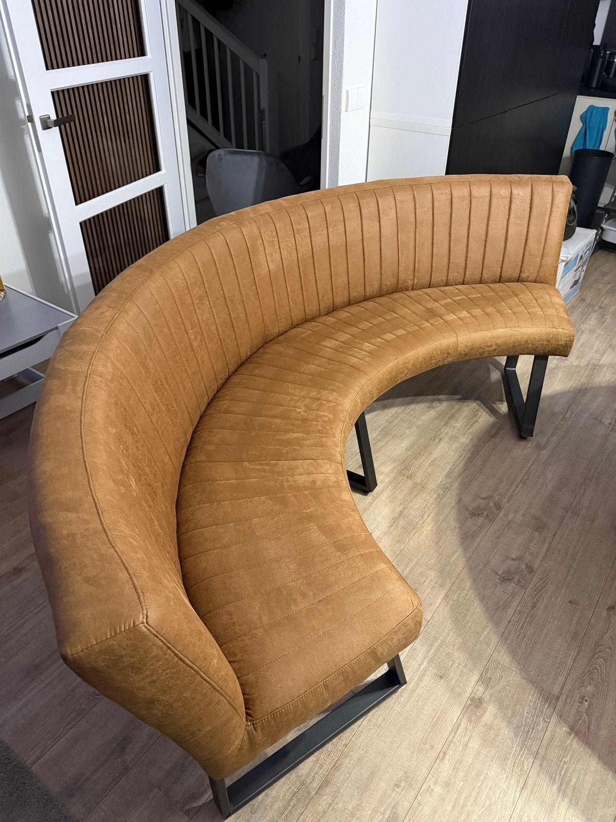 Ronde Eetkamerbank - 150 cm - Cognac, Huis en Inrichting, Banken | Bankstellen, Ophalen, Minder dan 75 cm, 150 tot 200 cm, Hoekbank