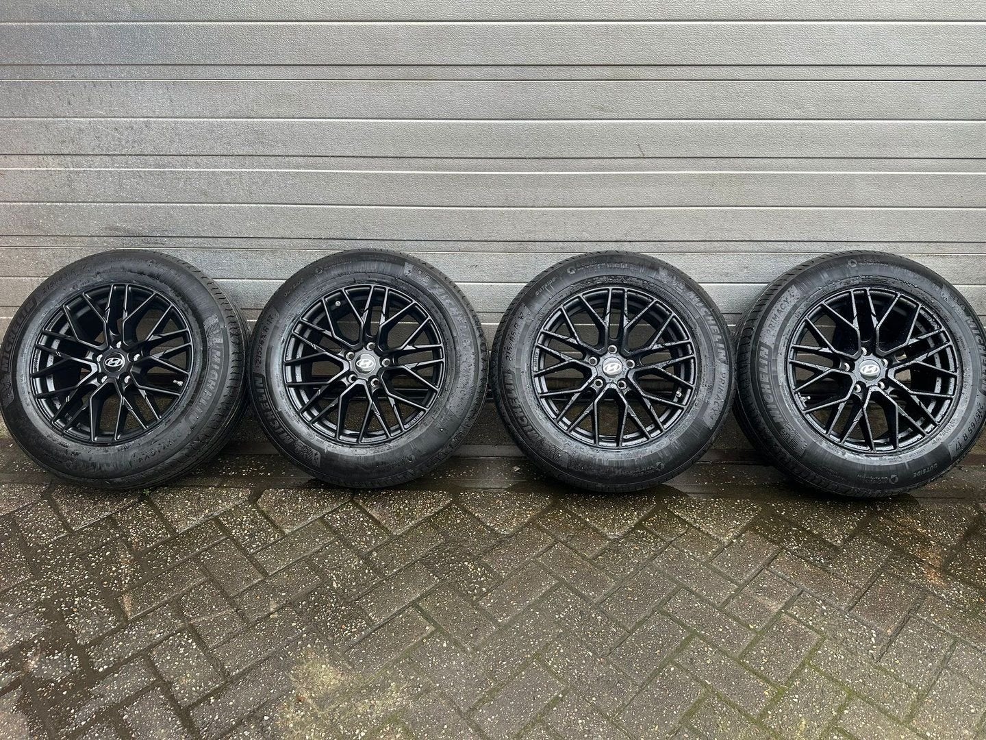 Foto 10 van 17 inch Toyota RAV4 PHEV Miria Renault Koleos Kia EV6 velgen