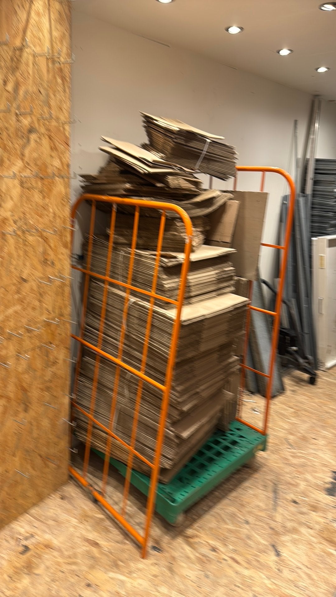 Partij niiewe dozen gratis, Doe-het-zelf en Verbouw, Kratten en Dozen, Ophalen, Doos, Minder dan 35 cm, Minder dan 50 cm