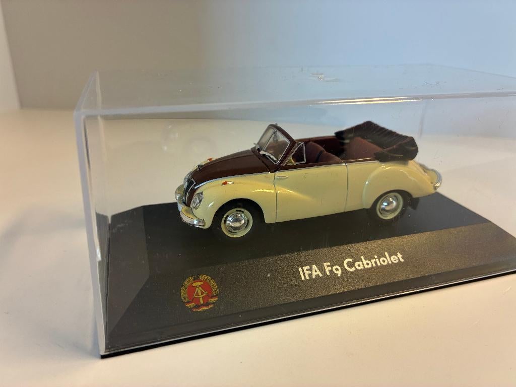 27463: IFA F9 Cabriolet - Atlas 1:43, Hobby en Vrije tijd, Modelauto's | 1:43, Auto, Ophalen of Verzenden, Zo goed als nieuw, Bachsatztstr. 54 D 72131 Ofterdingen, Germany