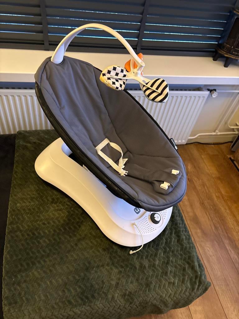 4moms mamaRoo 4.0 Wipstoel - Zo goed als nieuw, Wipstoel, Ophalen, Overige merken, Met gordel(s) of riempje(s)