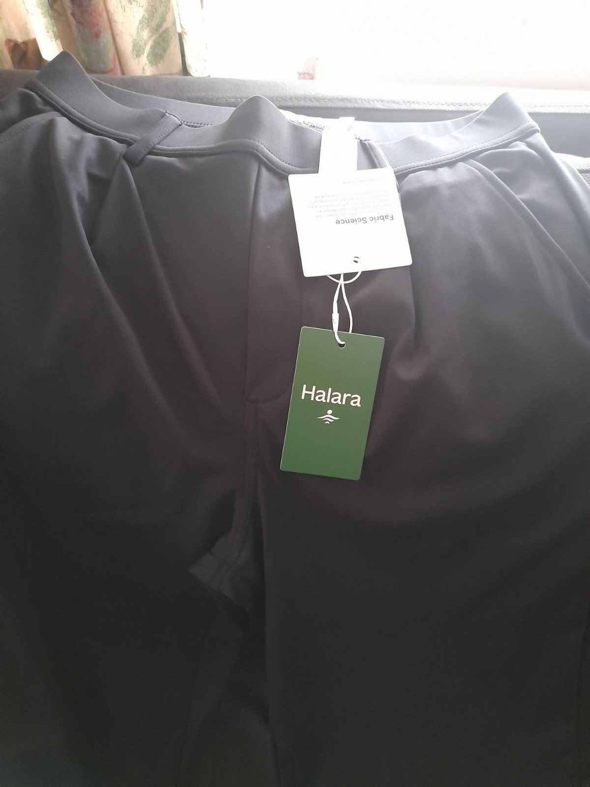 2 Nieuwe Halara Broeken - Maat S, Kleding | Dames, Broeken en Pantalons, Halara, Ophalen, Nieuw, Maat 36 (S)
