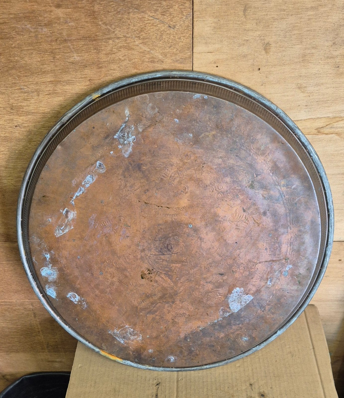 Te koop: Rood koperen dienblad / theeblad met gravering (ca, Ophalen, Gebruikt, Rond