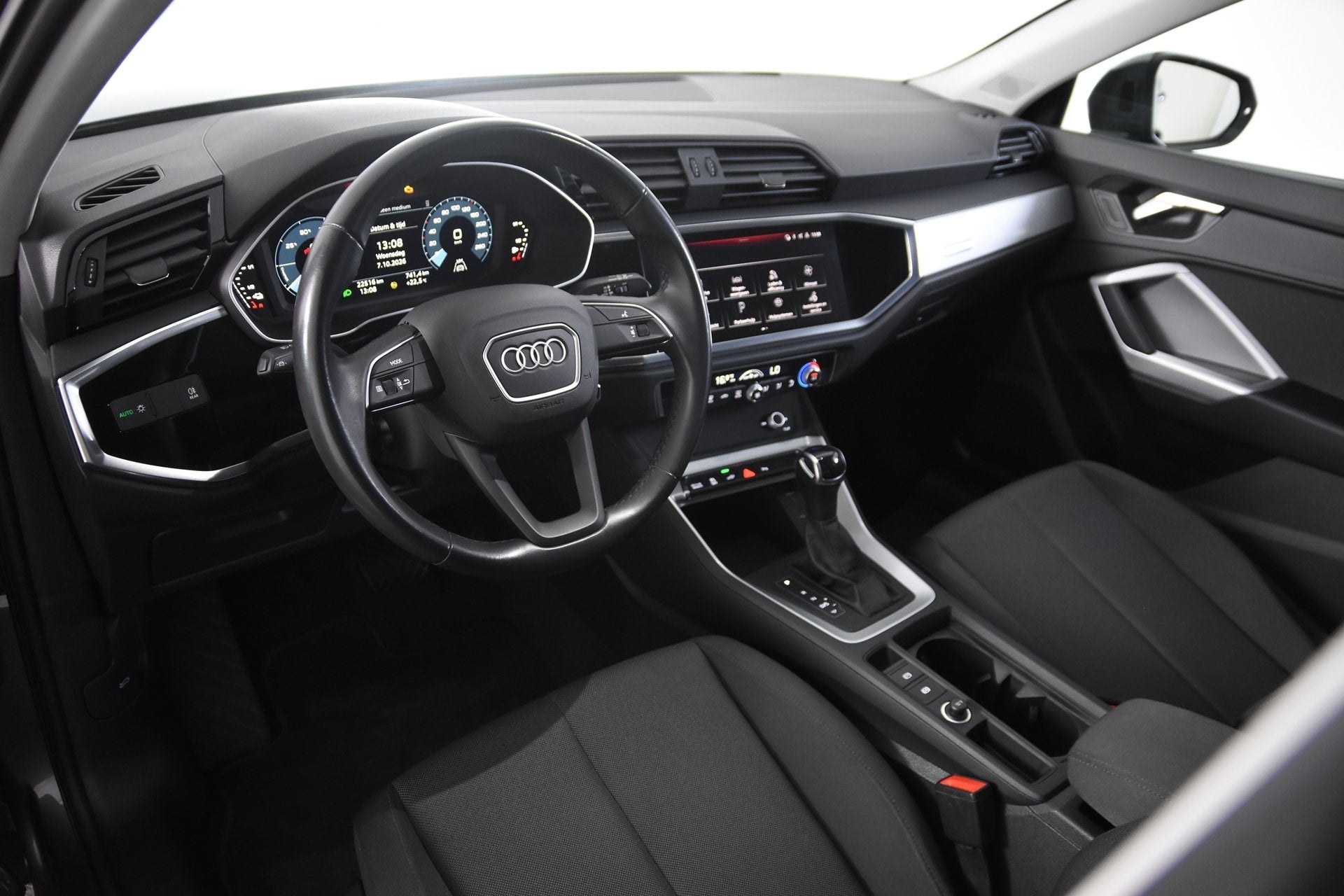 Audi Q3 Sportback 45 TFSI e S-tronic S-Line (bj 2024), Auto's, Dealer onderhouden, Stof, Gebruikt, Plug-in hybride