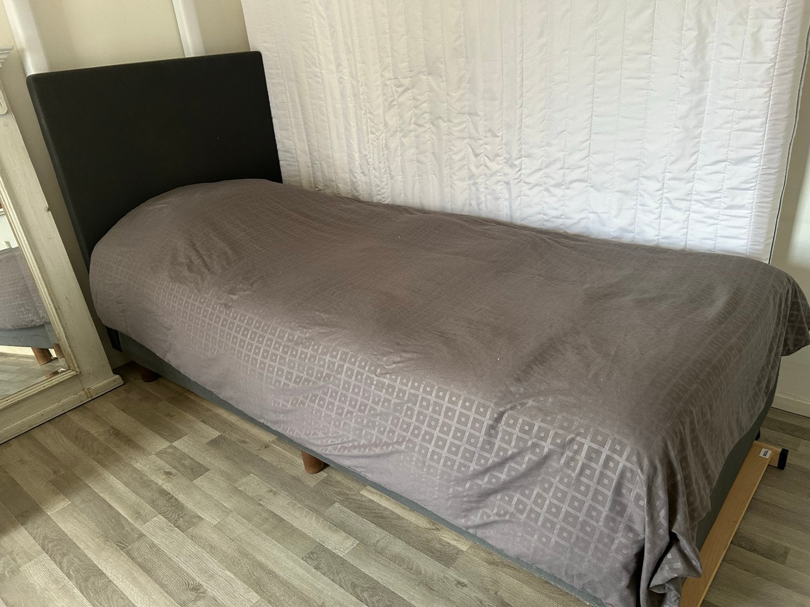 Eenpersoonsbed met hoofdbord en evt matras boxspring 90x200, Ophalen, Gebruikt, 90 cm, Eenpersoons