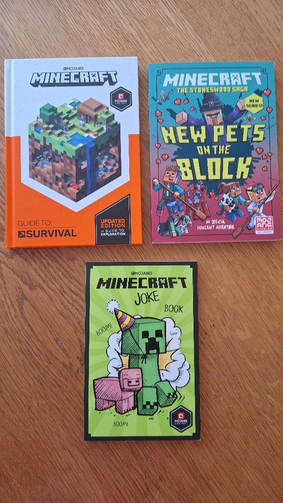 3 minecraft boeken Engelstalig, Ophalen of Verzenden, Zo goed als nieuw