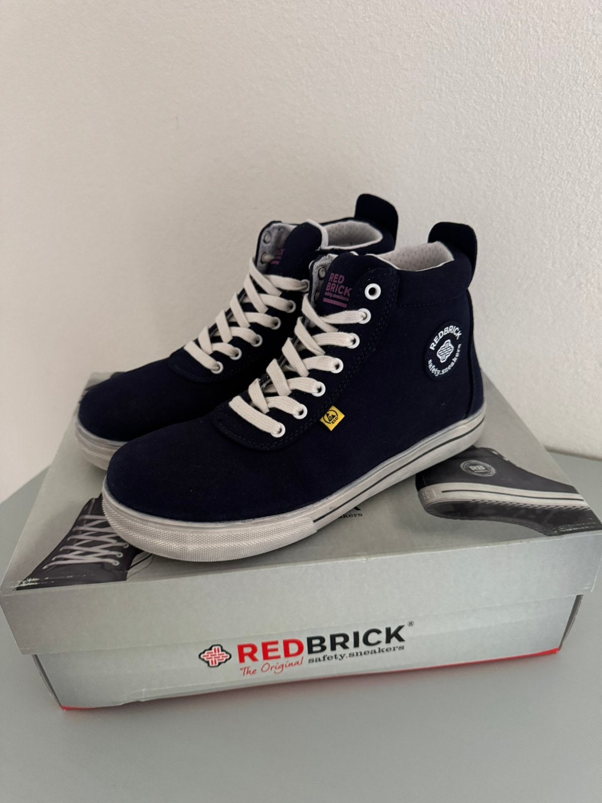 Redbrick Lisa veiligheidssneakers met aluminium neus maat 39, Ophalen of Verzenden, Zo goed als nieuw
