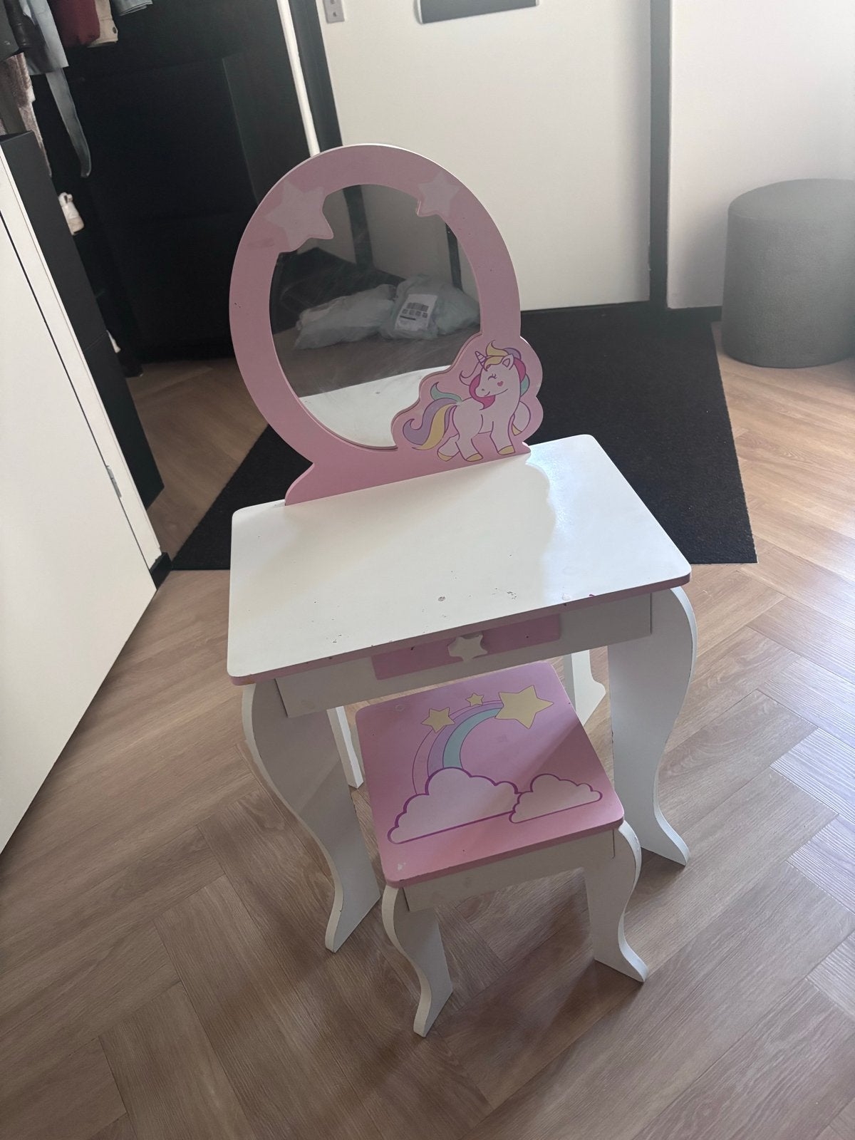 Eenhoorn kaptafel met krukje voor kinderen, Ophalen of Verzenden, Gebruikt, Tafel(s) en Stoel(en)