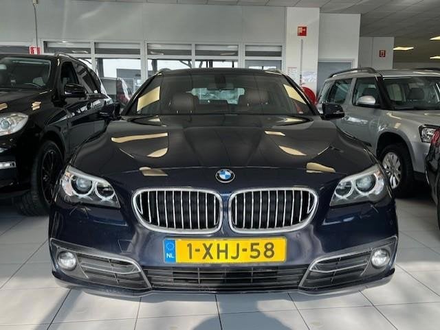 BMW 5-serie Touring 520i Last Minute Edition/NAP/Navi/Leder/, Automaat, Achterwielaandrijving, Gebruikt, Euro 6