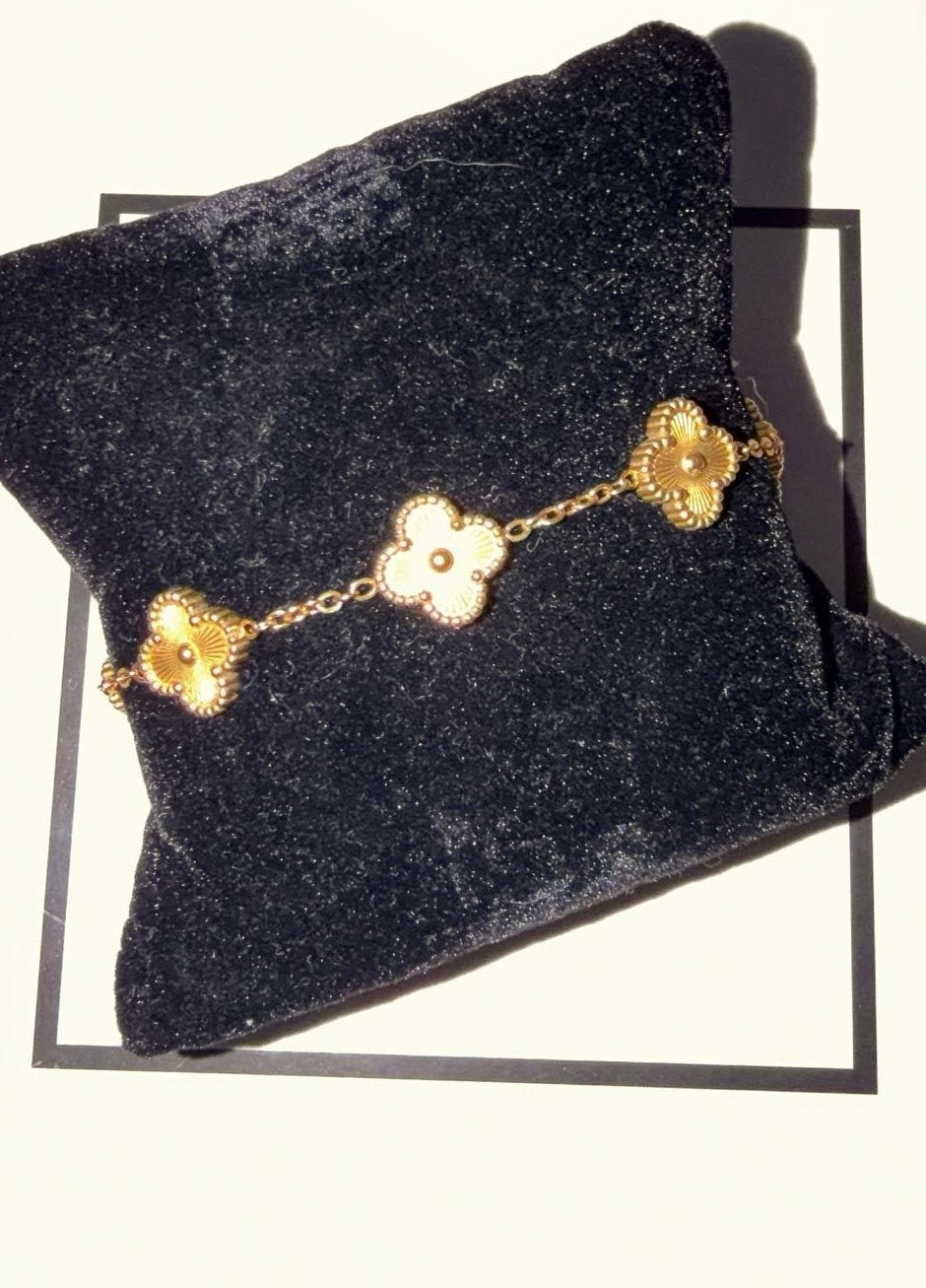 Klaverr armbandje, Ophalen of Verzenden, Zo goed als nieuw, Goud