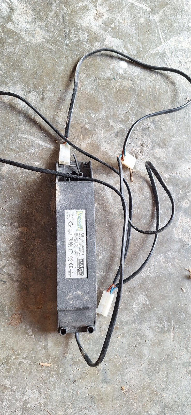 Massive AC Adaptor AEL-4112500 12V-5A 60VA, Ophalen