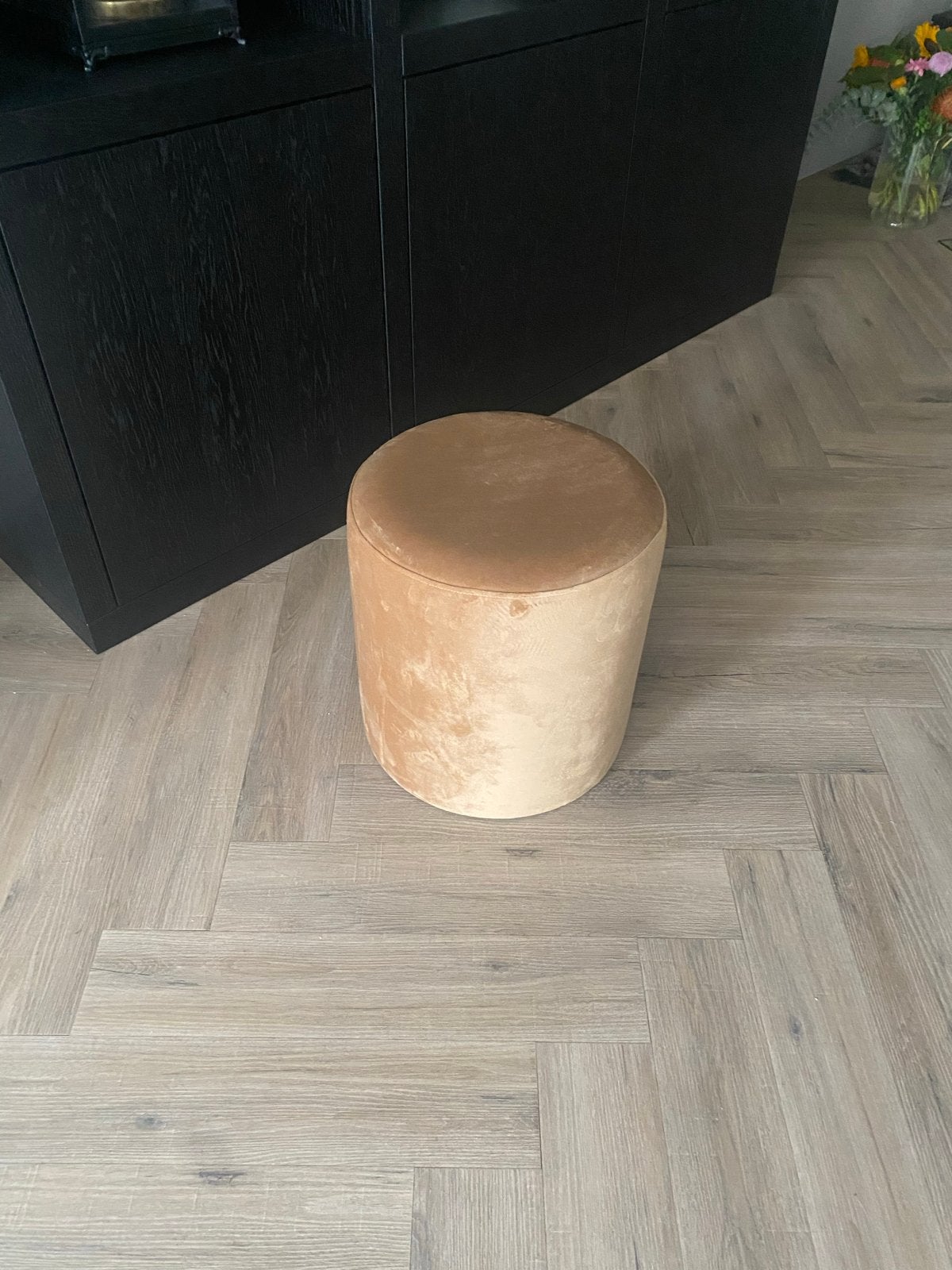 Gouden fluwelen poef - 38 cm hoog, 36 cm breed Hotel shique, Minder dan 50 cm, Rond, Ophalen of Verzenden, Zo goed als nieuw